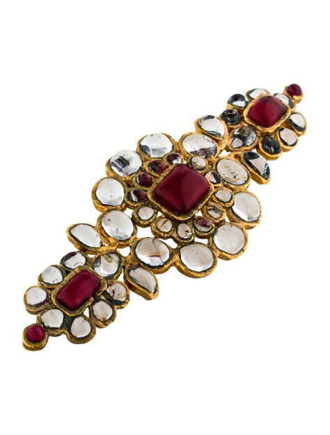 chanel gripoix brooch